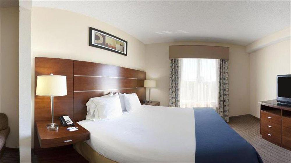 Holiday Inn Express & Suites - Dallas Park Central Northeast By Ihg Exterior photo