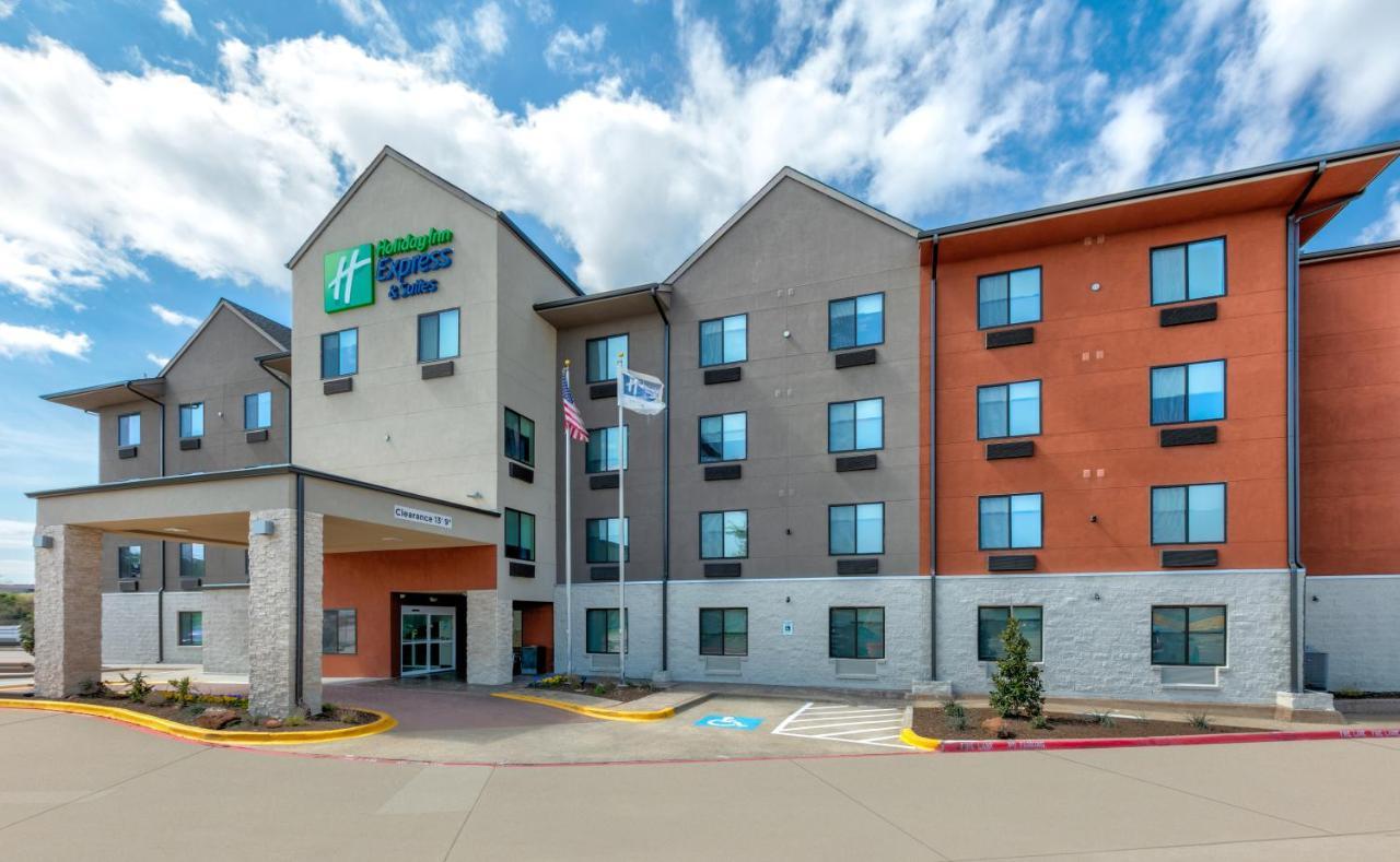 Holiday Inn Express & Suites - Dallas Park Central Northeast By Ihg Exterior photo