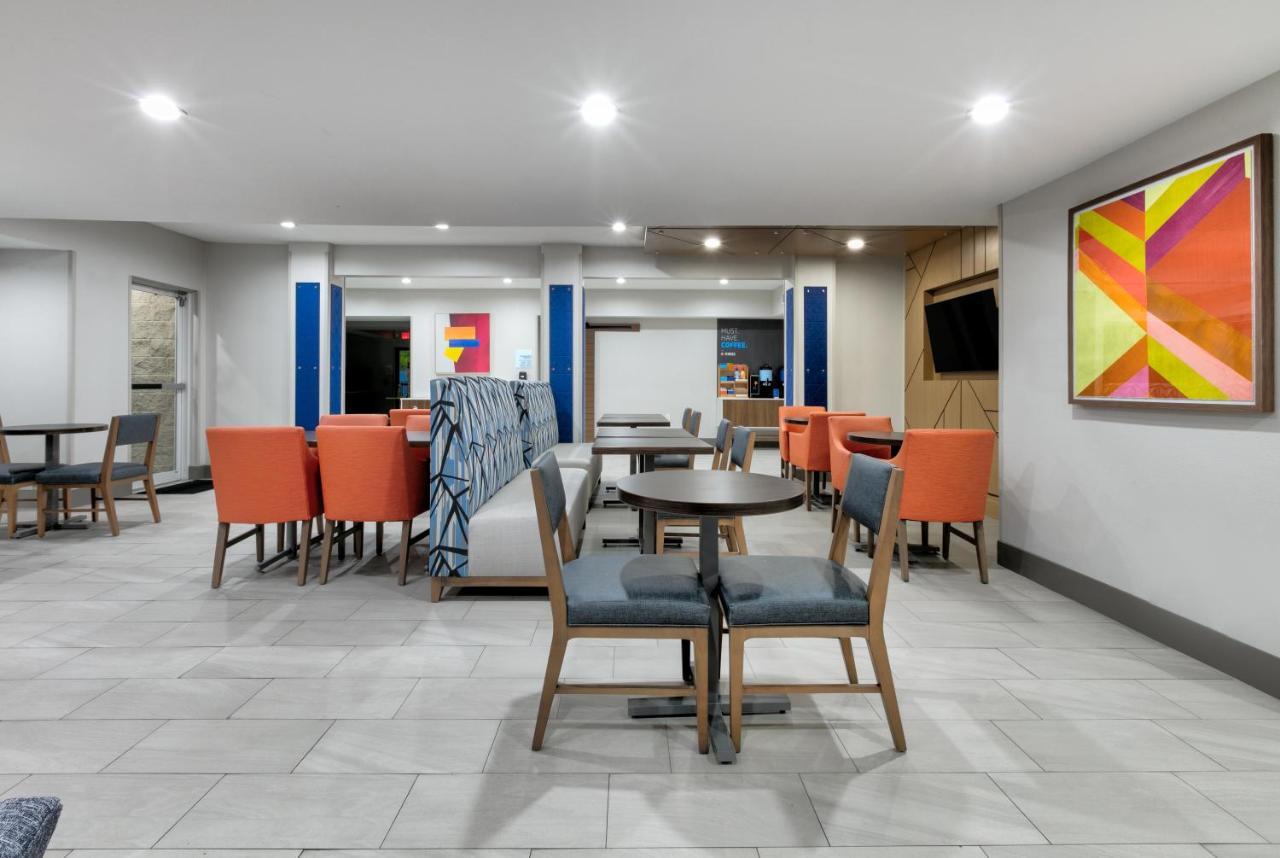 Holiday Inn Express & Suites - Dallas Park Central Northeast By Ihg Exterior photo