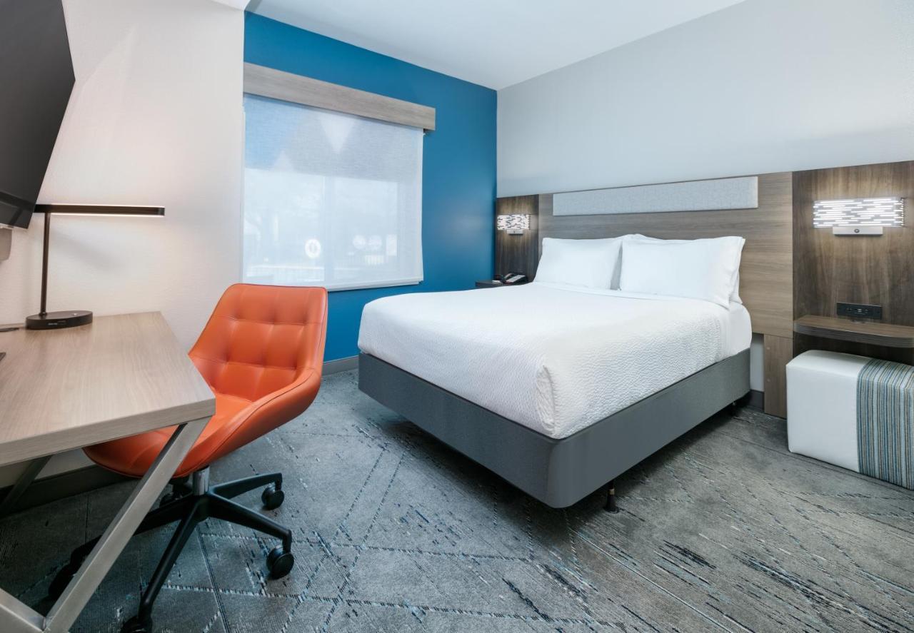 Holiday Inn Express & Suites - Dallas Park Central Northeast By Ihg Exterior photo