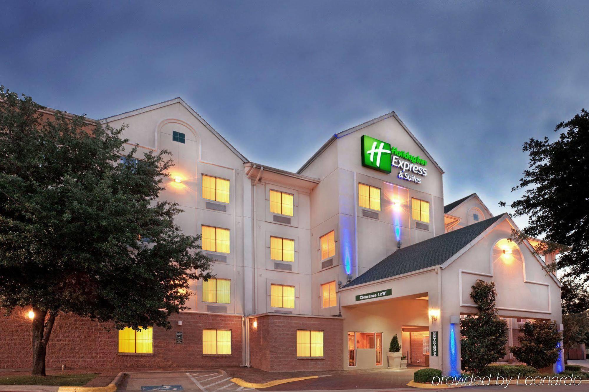 Holiday Inn Express & Suites - Dallas Park Central Northeast By Ihg Exterior photo