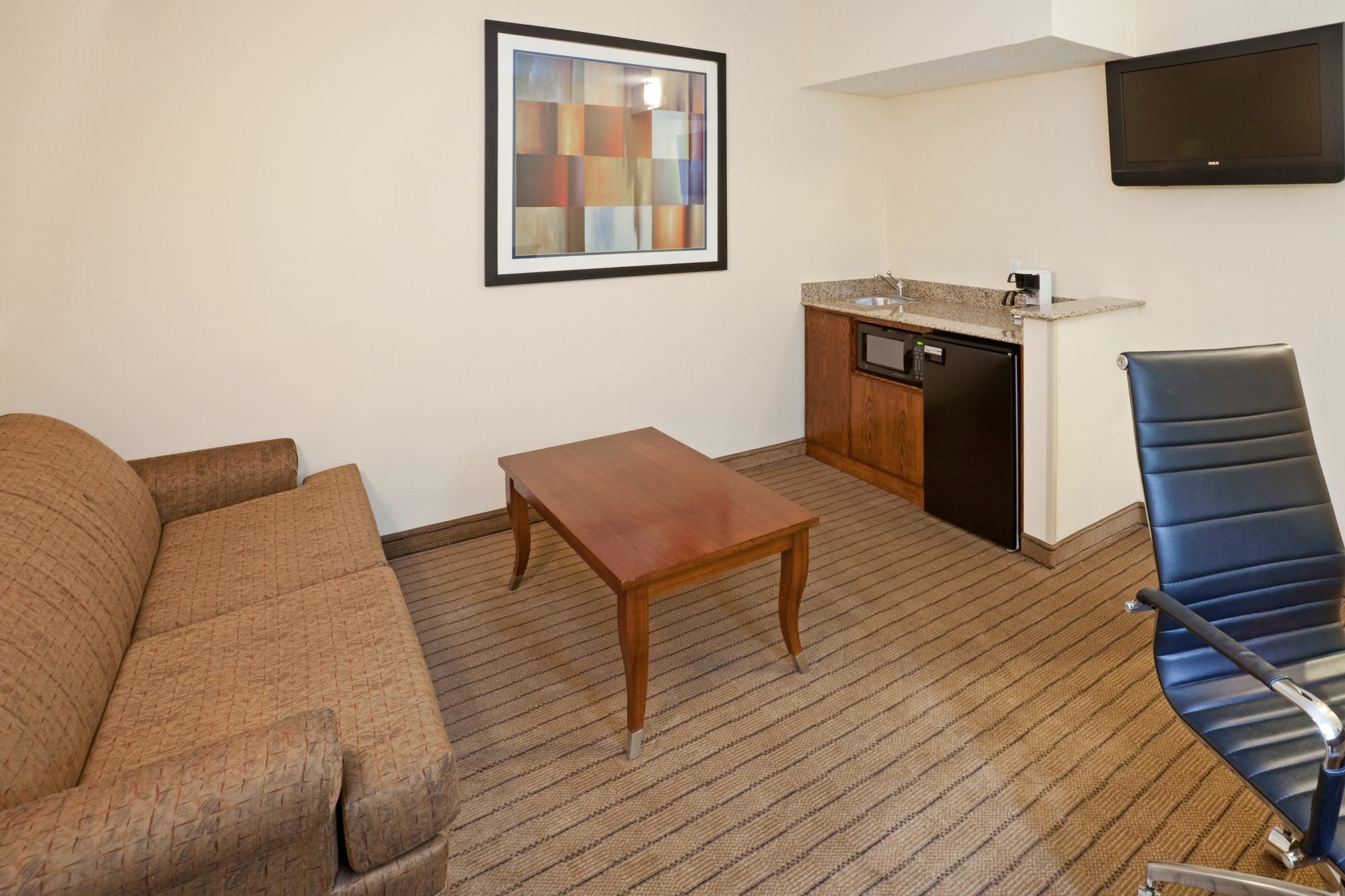 Holiday Inn Express & Suites - Dallas Park Central Northeast By Ihg Room photo