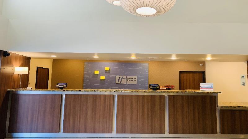 Holiday Inn Express & Suites - Dallas Park Central Northeast By Ihg Exterior photo