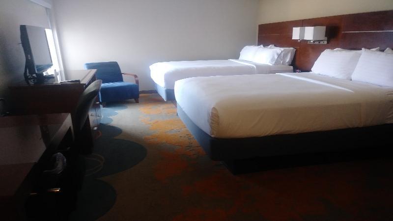 Holiday Inn Express & Suites - Dallas Park Central Northeast By Ihg Exterior photo