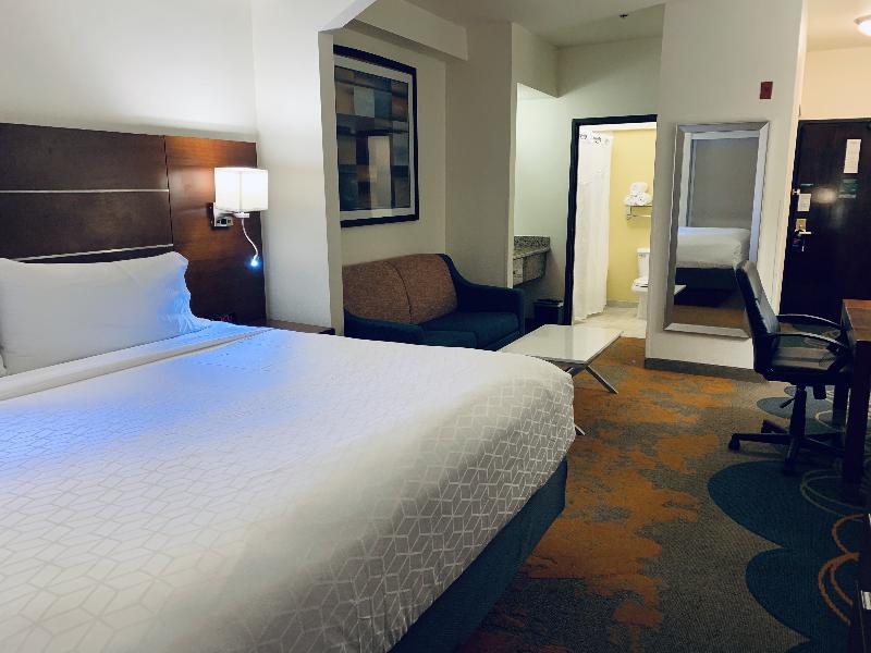 Holiday Inn Express & Suites - Dallas Park Central Northeast By Ihg Exterior photo