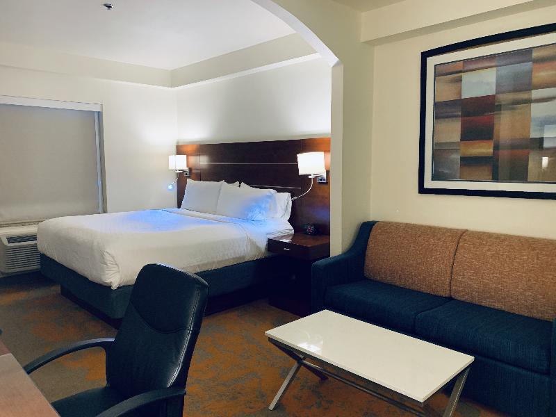 Holiday Inn Express & Suites - Dallas Park Central Northeast By Ihg Exterior photo